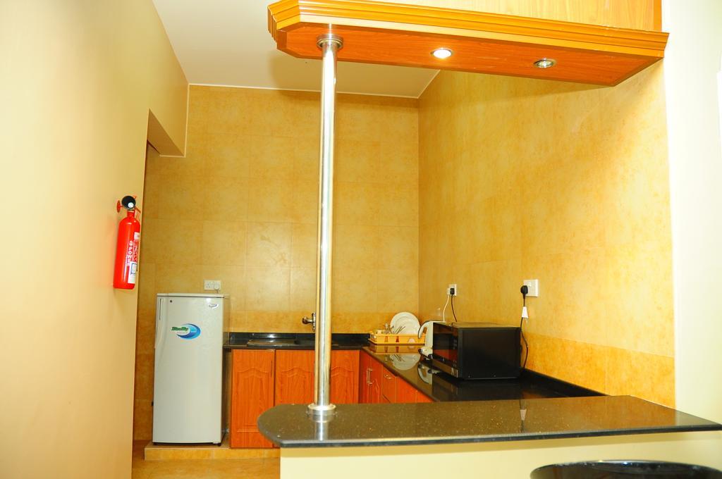 อัล ไฟซัล โฮเต็ล สวีทส์ Hotel เซอ ภายนอก รูปภาพ